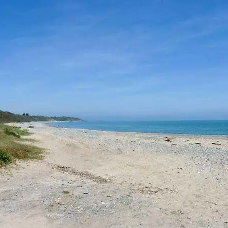Beachside Hideaway Gorey