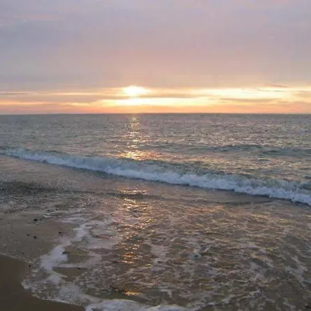 Beachside Hideaway Gorey